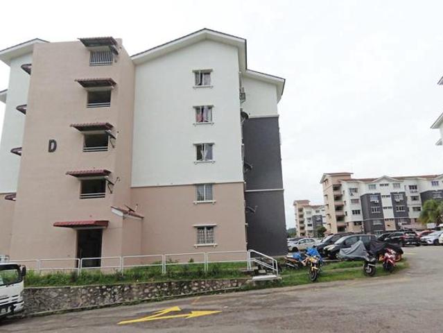 LEVEL 1WITH LIFT Iris Apartment Saujana Utama Sungai Buloh