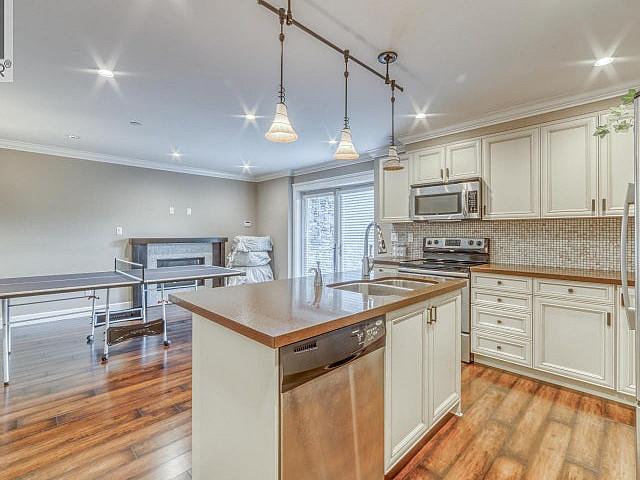 Ground Level 1451 Mathers West Vancouver, British Columbia