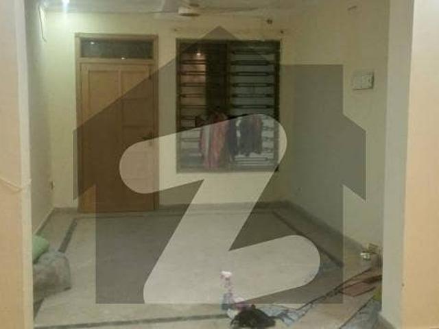 Ground portion available for rent in e11