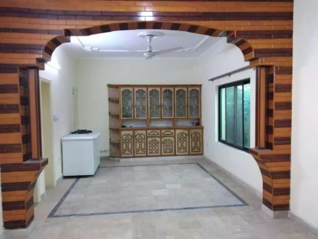 Ground portion Islamabad G 10 ID 10041