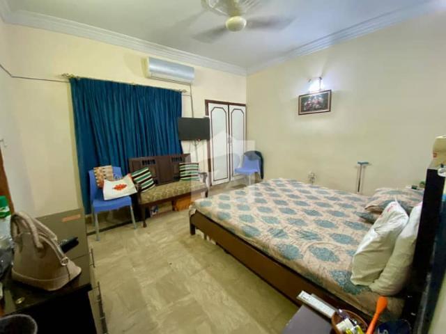 Ground plus 2, 525 sq. Yard house for sale in gulshan block 6 near by shah faisal masjid