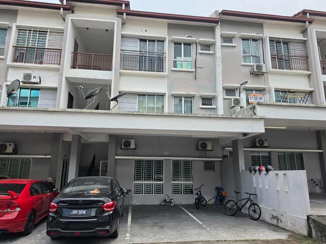 GROUNDFLOOR TAMAN TROPIKA 2 NEAR UKM BANGI SAIZ 900SqFT