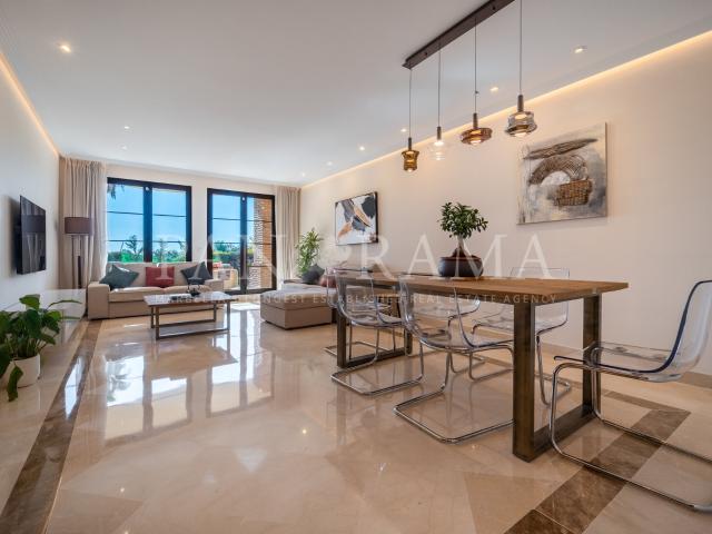 Groundfloor apartment with private garden in Los Arqueros Golf