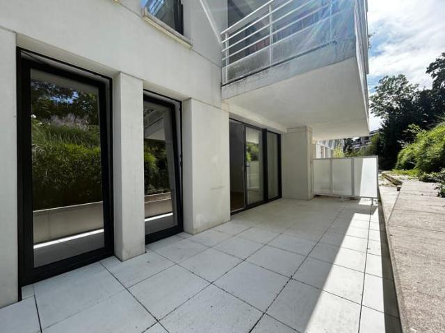 Groundfloor studio + terrace