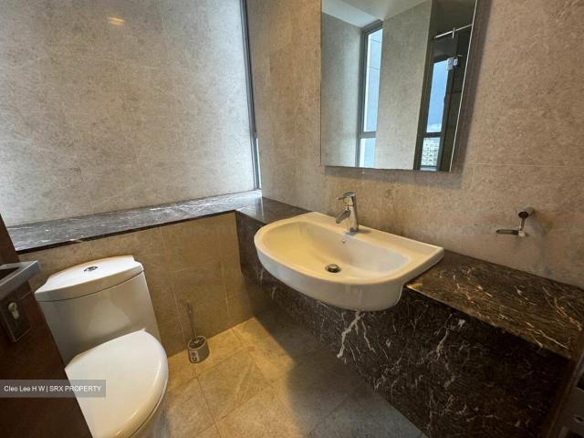 Grove Lane D10, Condominium