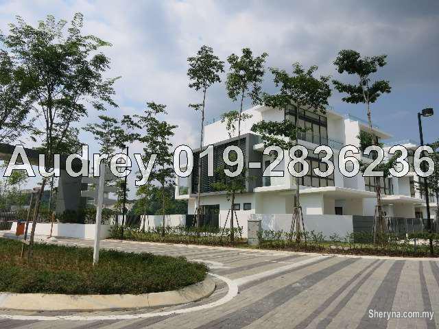 Grove lakefields, Sungai Besi