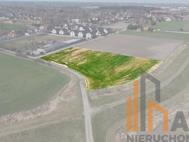 Groblice, 750 m2