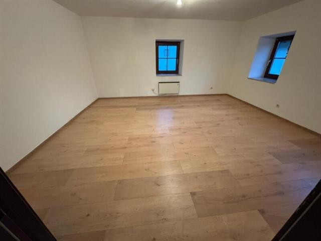 GRÖDIG Geräumige 2 Zimmer Wohnung auch als WG geeignet