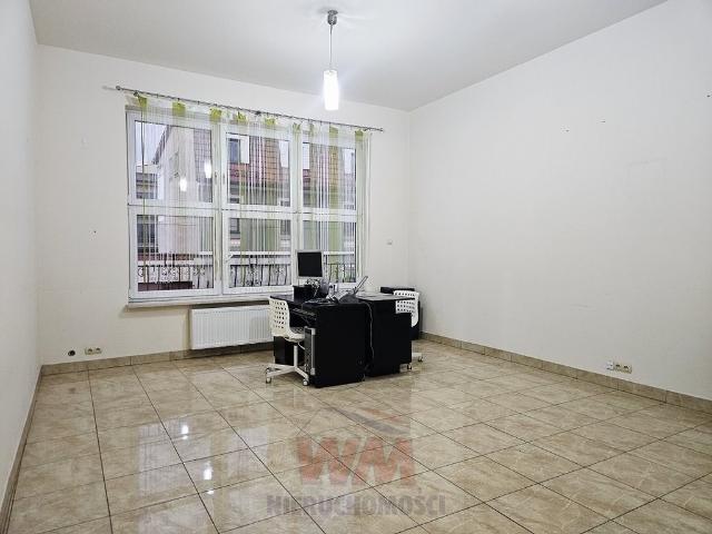 Lokal 33,11 m2 z wysokimi pomieszczeniami, idealny na biuro