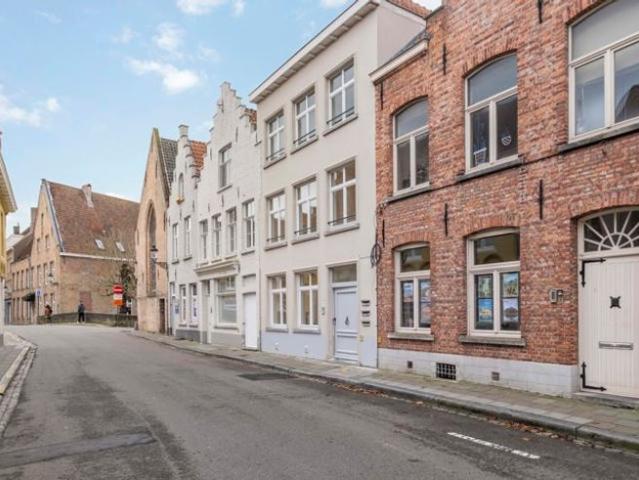 Grondig gerenoveerd appartement in hartje Brugge