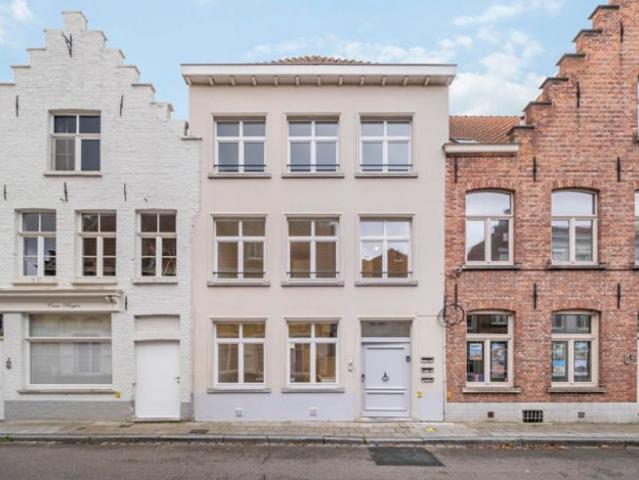 Grondig gerenoveerd appartement in hartje Brugge
