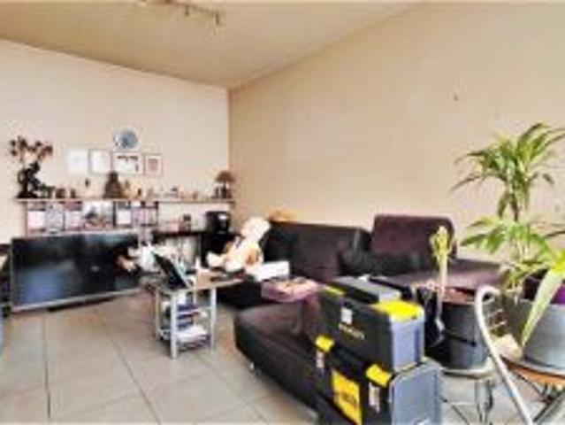 Groot gelijkvloers 2 slpkapp. met terras