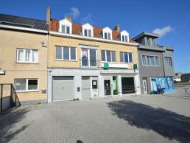 Groot handelshuis met woonst, verschillende doeleinden mo.