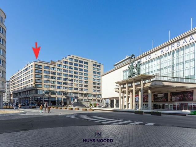 Groot luxe appartement met zeezicht op topligging te Oost.