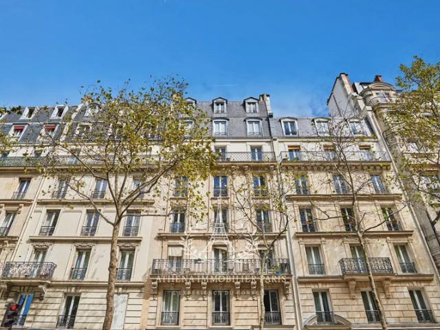 Paris 7e – Avenue de la Bourdonnais / Champ de Mars – Élégant 3 pièces de 51 m² – 4e étage avec ascenseur – Charme de l'ancien