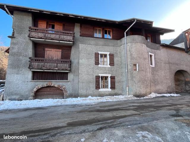 Gros potentiel Maison authentique VAL CENIS 200m² 8 pièces