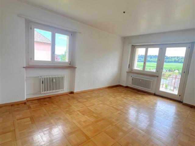 Großartige 3,5 Zimmer Wohnung im 2. Stock
