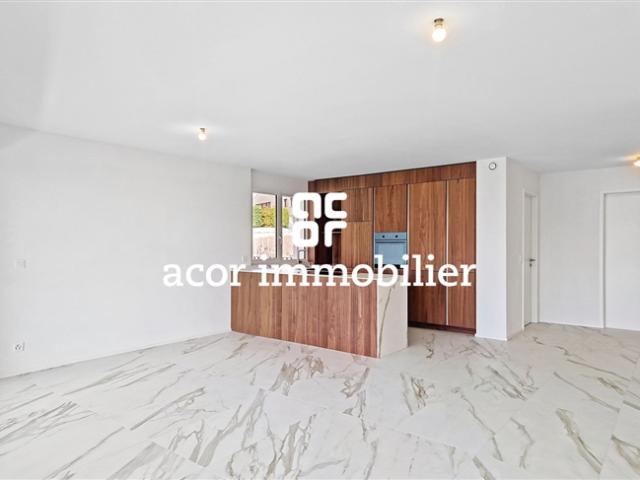 Großartige neue 3,5 Zimmer Wohnung mit Balkon in Vétroz!