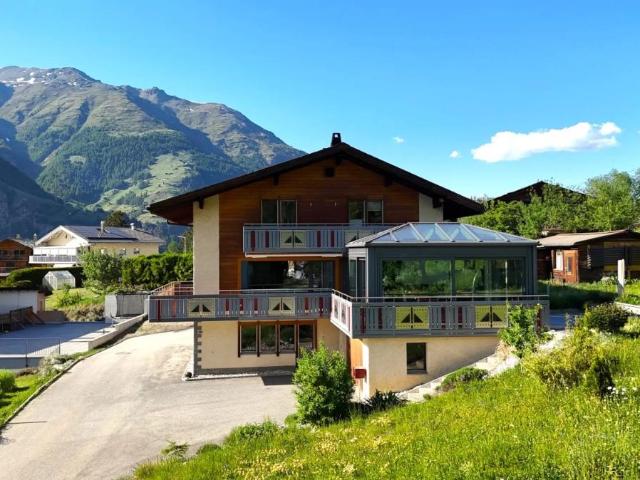 Grossartiges Einfamilienhaus oberhalb St. Niklaus