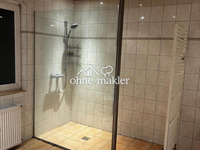 Große 3 Zimmer Wohnung mit Kamin, Einbauküche & Glasfaseranschluss – sofort bezugsfrei!