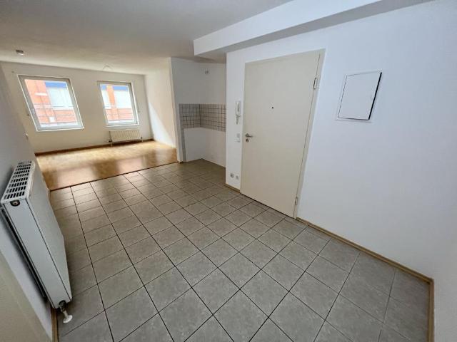 Große 1 Raum HP Whg. unweit der Geraer Innenstadt. Nahe dem Südbahnhof und den Arcarden