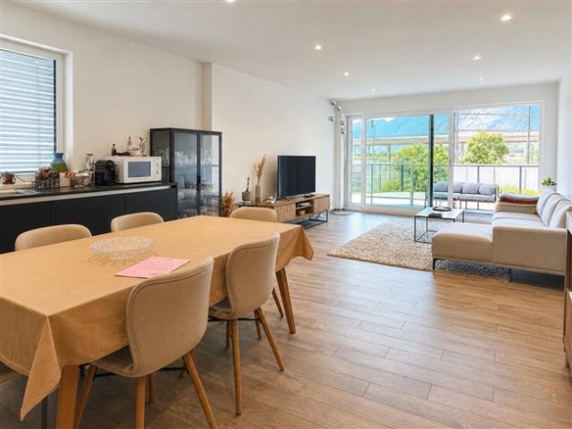 Große 2.5 Zimmer Wohnung