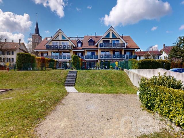 Große 4,5 Zimmer Wohnung mit atemberaubender Aussicht in Gollion