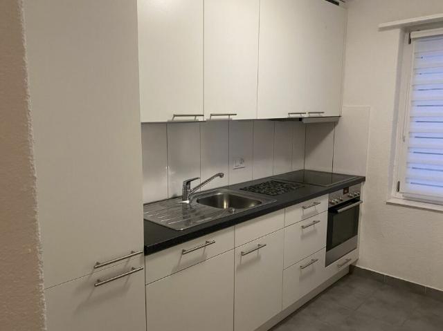grosse 4 Zimmerwohnung