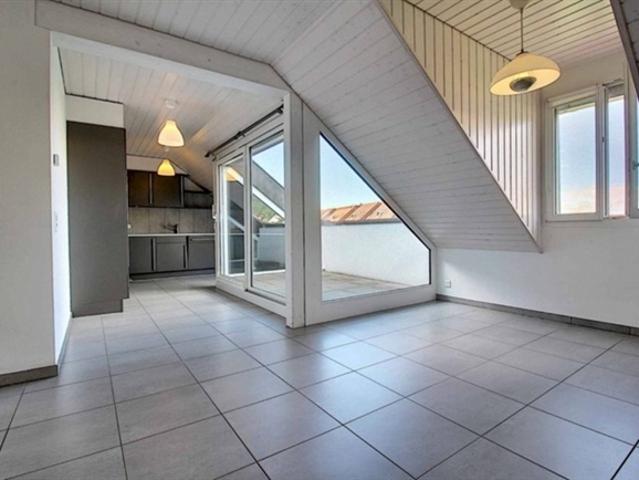 Große 5,5 Zimmer Wohnung mit ausgestattetem Aufzug