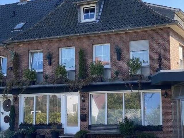 Großzügige Maisonette Wohnung mit Garage – Ideal für Handwerker mit Gestaltungsfreude