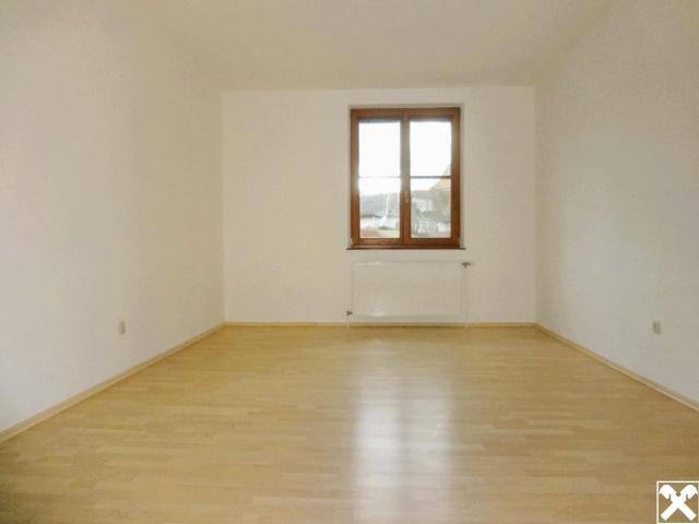 Grosse Eigentumswohnung im Ortszentrum!