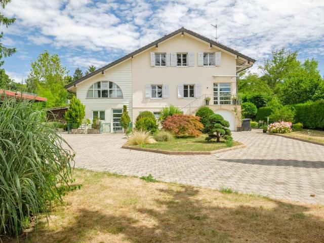 Große Familienvilla mit Garten von 3'000 m² – Grand Saconnex