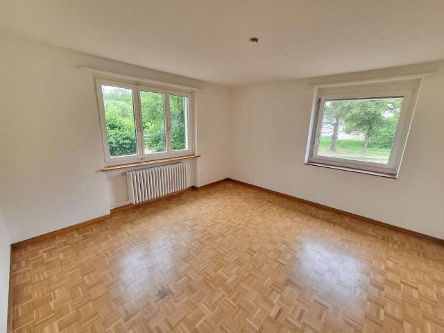 Grosse komfortable 4.5 Zimmerwohnung mit tollen Gartensitzplatz