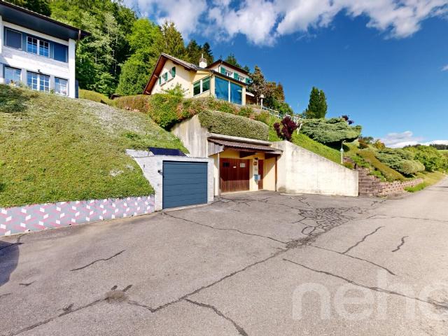 Große helle Villa mit offenem Blick und Grundstück von 1.205 m²