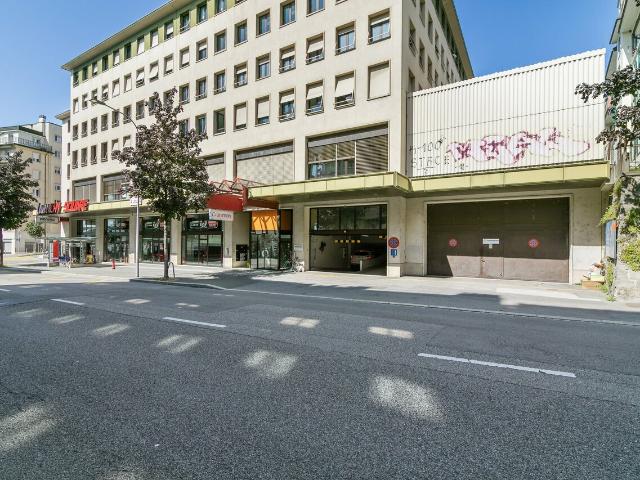 Große Lichtfläche 200m2 Zwischen Lausanne und Prilly