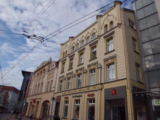 Große renovierte 2 Zimmer Wohnung mit Balkon, Marienplatz, 19053 Schwerin