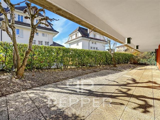 Große Wohnung im Erdgeschoss im Herzen von Chailly