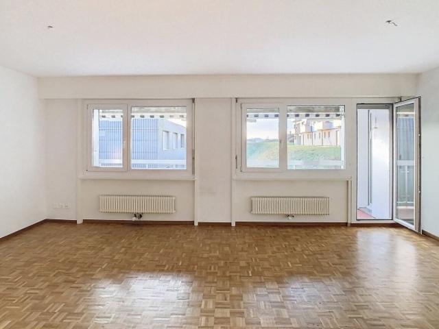Große und helle 41/2 Zimmer in der Nähe aller Annehmlichkeiten