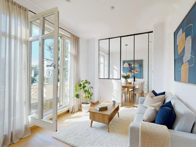 Großer Balkon: Modernisierte Altbauwohnung in der nördlichen Innenstadt