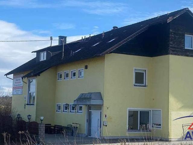 Größeres Zinshaus / Ertragshaus mit vielen Nutzungsmöglichkeiten zu verkaufen!