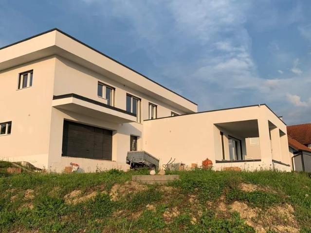 Grosses Neubauhaus mit 100 m2 Wohnessbereich und toller Ausssicht vom Margaretenberg. SENSATIONSPREIS