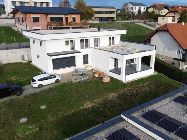 Grosses Neubauhaus mit 100 m2 Wohnessbereich und toller Ausssicht vom Margaretenberg NEUER PREIS