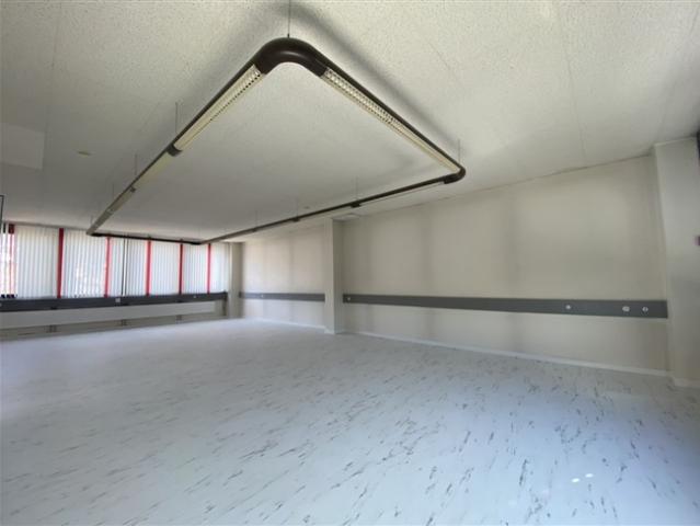 Grosses Büro in Neuchâtel / Arztpraxis
