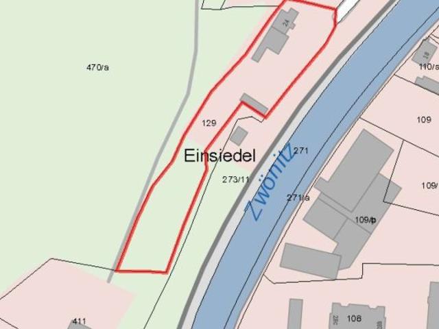 Großes Baugrundstück mit Altbestand am Waldrand in idyllischer Lage