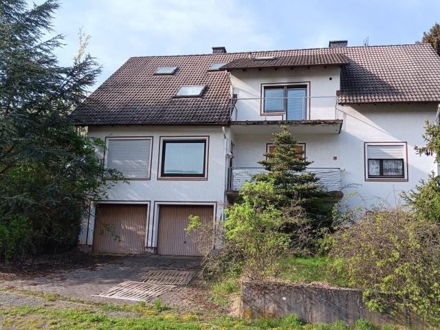 Großes Einfamilienhaus bzw. 3 Familienhaus