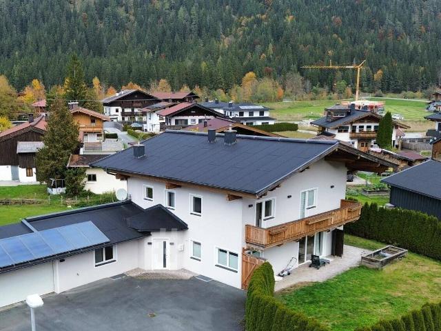 Großes Einfamilienhaus und Garten ab August 2026