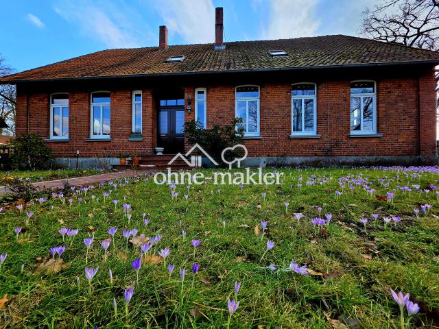 Großes Einfamilienhaus in der Natur