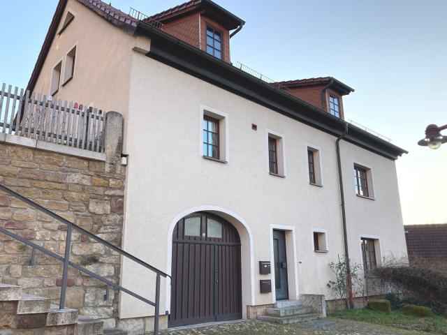 RESERVIERT: Mehrgenerationenhaus in Jena Altlobeda mit Laubengang, separatem Büro Wohnung und viel Ausbaureserve