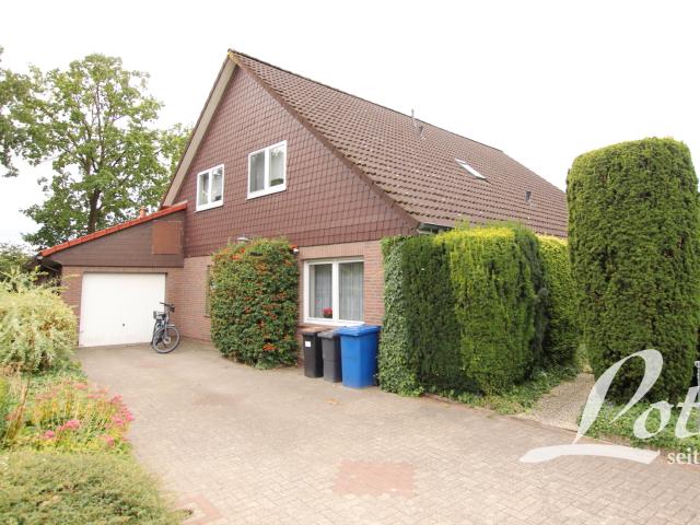 Großes Einfamilienhaus mit Garage in zentraler Lage von Ocholt