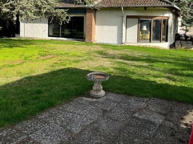 Großes Einfamilienhaus mit Einliegerwohnung